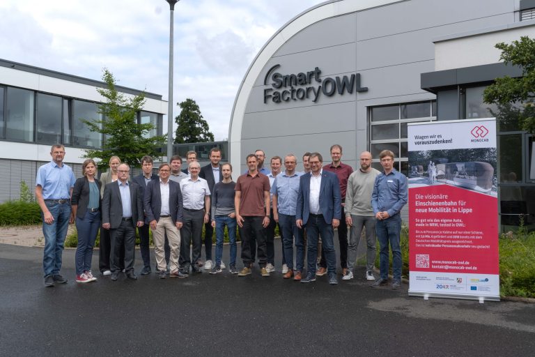 Trafen sich zum Kick-Off-Termin: Das Projekt-Konsortium vom Projekt „MONOCAB-Schlüsseltechnologien“. (Foto: TH OWL)