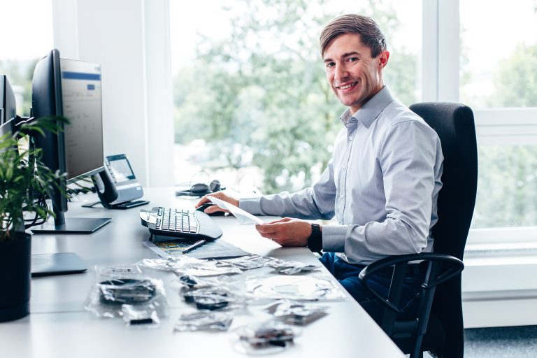 Für rund 300 Produkte muss Pascal Engel, Zollverantwortlicher bei BU Power Systems, zurzeit CBAM-Berichte machen. (Foto: Foto: BU Power Systems)