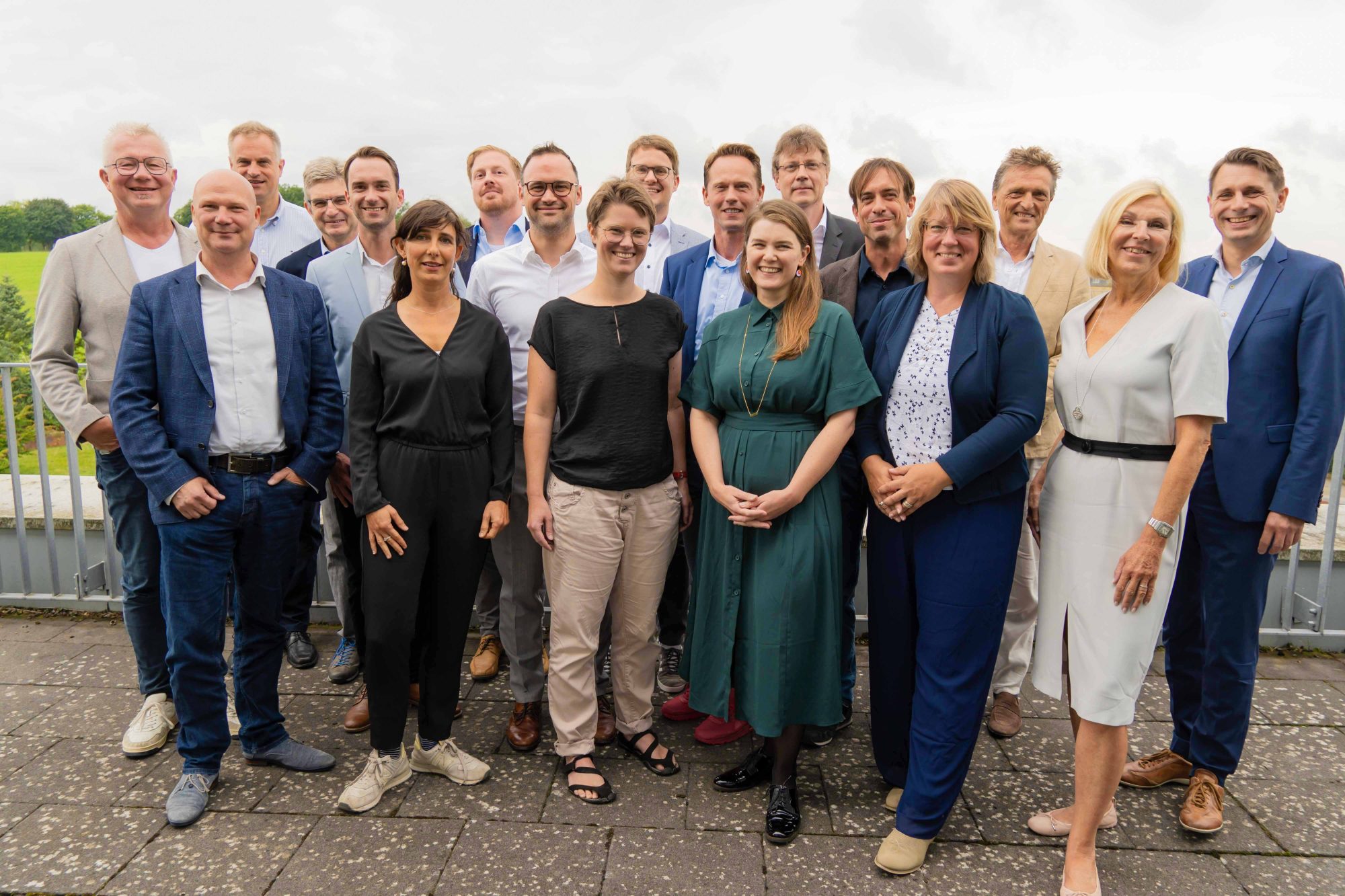 Das Präsidium der Hochschule Osnabrück begrüßt 14 neue Professor*innen und Verwalter*innen einer Professur, die von nun an Lehre und Forschung an Niedersachsens größter Hochschule für Angewandte Wissenschaften verstärken. (Foto: Hochschule Osnabrück)