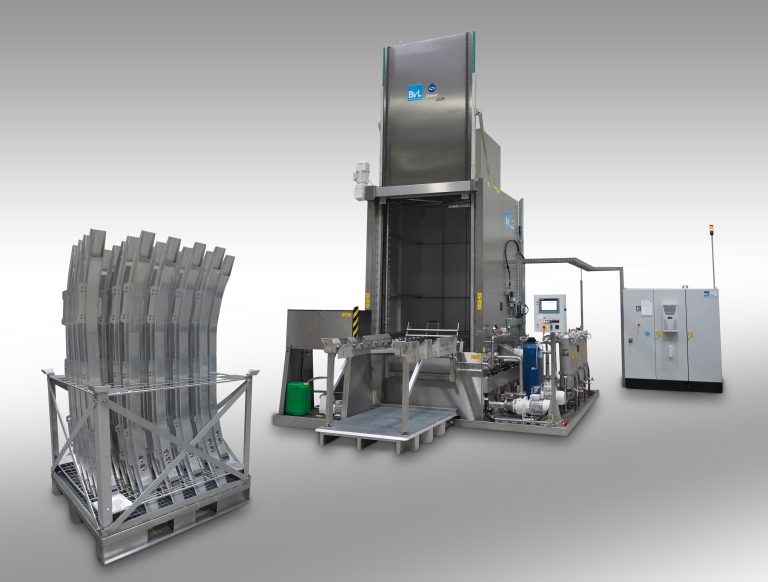 BvL Drehtelleranlage Ocean mit einer Sondernutzhöhe für bis zu 2.200 mm lange Karosserieteile (Strangpressprofile) (Foto: BvL)