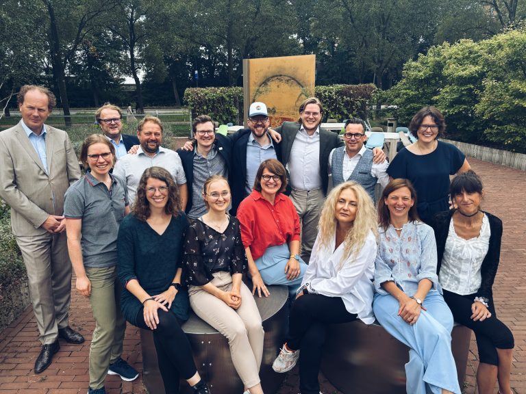 Das SIXFOLD-Projektteam auf dem Kickoff zu Gast bei AgriFood Capital in s’Hertogenbosch, Niederlande (Foto: TH OWL)