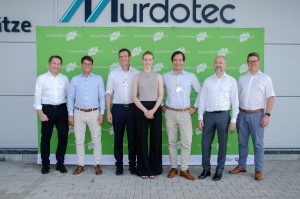 (v.l.n.r.: Dr. Christian Haessler, Covestro Deutschland AG, Alexandre Dangis, Green Dot Consulting BV, Dr. Patrick Glöckner, Evonik Industrie AG, Ines Oud, SIMCON kunststofftechnische Software GmbH, Prof. Dr.Ing. Reinhard Schiffers, Universität Duisburg-Essen, Institut für Produkt Engineering Konstruktion und Kunststoffmaschinen, Dr. Jörg Ulrich Zilles, Quarzwerke GmbH HPF The Mineral Engineers, Peter Barlog, Barlog Plastics GmbH. Nicht auf dem Bild: Dr. Thomas Brackemeyer, Envalior Deutschland GmbH und Frauke Hoffmann, Hoffmann + Voss GmbH Technische Kunststoffe) (Foto: kunststoffland NRW e.V.)