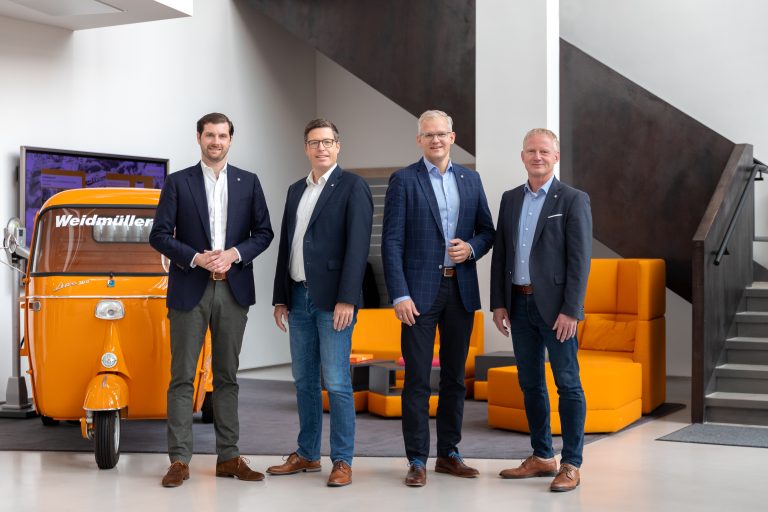 Der neu formierte Weidmüller-Vorstand (v.l.n.r.): Dr. Christian von Toll (CSO), Dr. Timo Berger (CTO), Dr. Sebastian Durst (CEO) und André Sombecki (CFO) (Foto: Weidmüller)