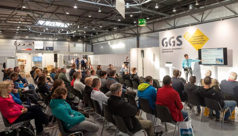 Viel los beim letzten Mal: Der gut besuchte DENIOS Gefahrstofftag vor zwei Jahren auf der Messe GGS in Leipzig (Foto: DENIOS)