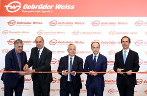Bei der feierlichen Eröffnung der Standorterweiterung in Tiflis (von links): Robert Gerschner (österreichischer Botschafter in Georgien), Thomas Moser (Direktor und Regionalleiter Black Sea/CIS), Alexander Kharlamov (Landesleiter Georgien, beide Gebrüder Weiss), Levan Davitashvili (stellvertr. Premierminister und Minister für Wirtschaft und nachhaltige Entwicklung von Georgien), und Wolfram Senger-Weiss (Vorsitzender der Geschäftsleitung bei Gebrüder Weiss). (Quelle: Gebrüder Weiss / Giorgi Abdaladze) (Foto: Gebr. Weiss)