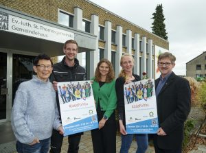 Freuen sich auf die gemeinsam organisierte Messe in Bohmte: Karin Helm (Gemein-de Bohmte), Florian Roeder (Elektro Heermeyer), Esther Zülsdorf (Migrationszentrum MaßArbeit), Manuela Lehmann (ArbeitgeberService MaßArbeit) und Hartmut Wein-brenner (Pastor, Ev.-lutherische Kirchengemeinde St. Thomas). (Foto: MaßArbeit / Uwe Lewandowski)
