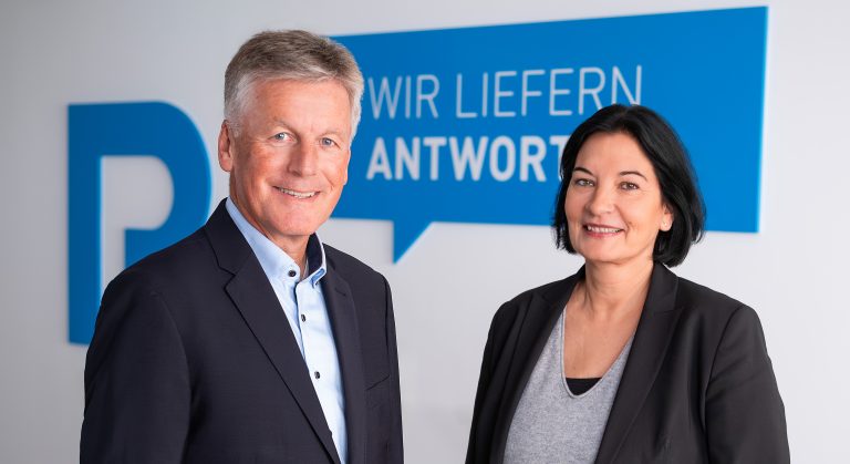 Richard Mayer und neue Sprecherin der Geschäftsführung Caren Borges (Foto: B+M Blumenbecker GmbH)
