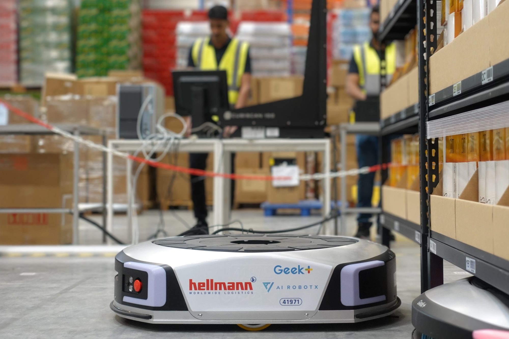 Hellmann implementiert mobile Robotik in Dubai (Foto: Hellmann)
