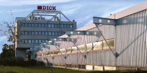 Das Firmnegebäude der Dick GmbH & Co. KG in Deizisau bei Esslingen. (Foto: Dick GmbH & Co. KG)