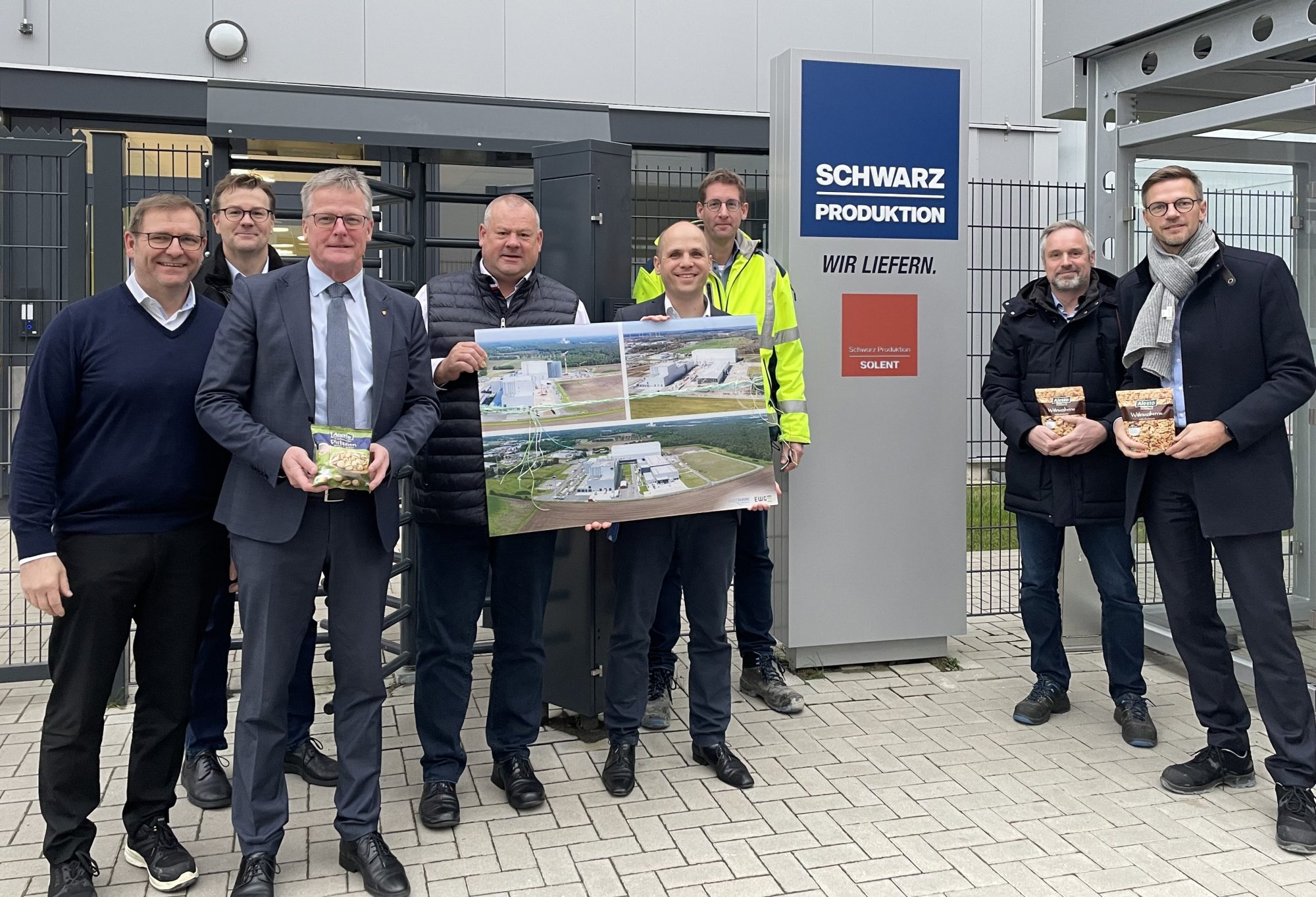v.l.n.r. Thomas Konrad, André Reinke, Peter Lüttmann, Michael Molsberger, Martin Flatau, Mark Dieckmann, Jochen Vennekötter, Ingo Niehaus (Foto: Ulrich Wozniak)