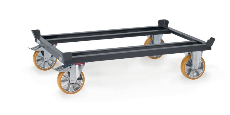 Auch die Vorzüge der Palettenfahrgestelle wird fetra am Messestand in Stuttgart demonstrieren. Diese werden seit vielen Jahren erfolgreich in Lagerund Produktionshallen eingesetzt, um Arbeitsabläufe effizienter zu gestalten. (Foto: fetra)