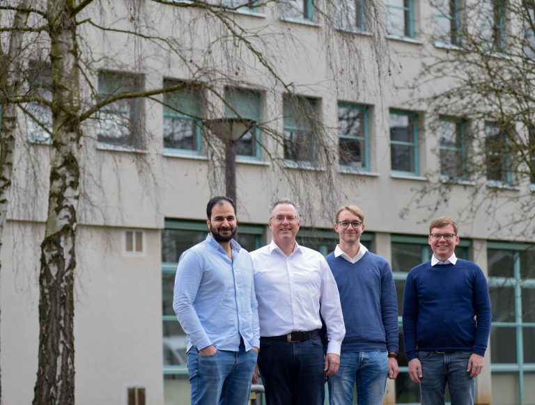 Freude bei Wellmann Pharma-Engineering: Nach 20 Jahren Wachstum erweitert das Unternehmen seine Räumlichkeiten in Kamen um ein weiteres Stockwerk. (Foto; Wellmann Anlagentechnik GmbH)