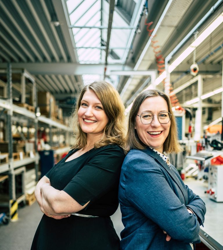 Almut Rademacher und Nora Legittimo (Foto: Leslie Johannmeier)
