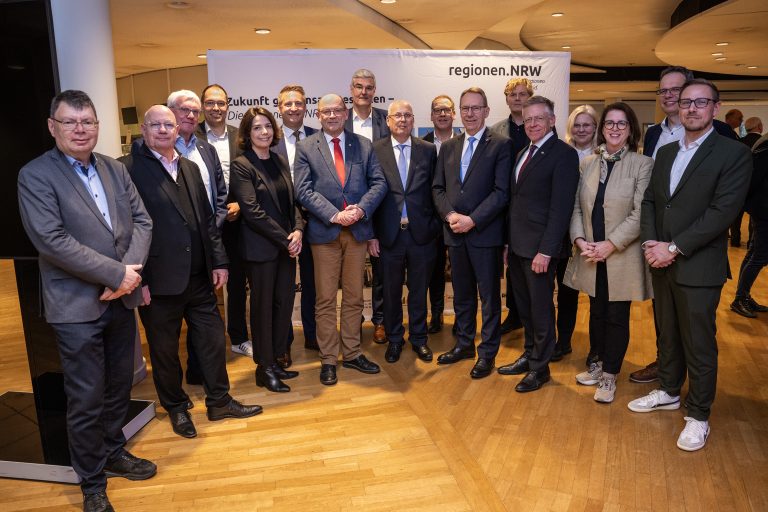 Gruppenfoto regionen.NRW (Foto: regionen.NRW/Arne Pöhnert )