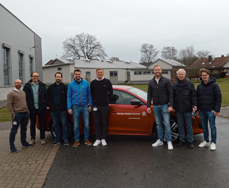 Die Köpfe hinter SenBel (v.l.): Frederic Böhse (ZF), Dr. Tobias Pobandt (ZF), Dr. Dennis Pape (ZF), Julian Stratmann (ZF), Alexander Lundberg (ZF), Carlos Wübbeler, Prof.Dr. Clemens Westerkamp, Dr. Simon Ehlers (imes Leibniz Uni Hannover) (Foto: ZF Friedrichshafen AG).