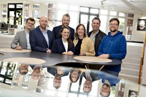 Nahmen gemeinsam das UnternehmenZUKUNFT in den Fokus (v.li.): Lars Brendler, Geschäftsführer tdlc innovation GmbH, Alexander Worstbrock, Unternehmensbera-tung Worstbrock, André Schulenberg, WIGOS-UnternehmensService, Maike Tallen, Tallen Partnerschaft von Rechtsanwälten GmbH, Sandra Schürmann, Leiterin WI-GOS-Fachkräftebüro, Alexander Schröder, Betriebsleiter Klinkerwerk B. Feldhaus GmbH & Co. KG und Andreas Meiners, Fachkräfte & Unternehmensnachfolge WFO (Foto: Miriam Loeskow-Bücker / WIGOS)