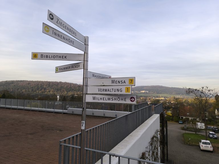 Die TH OWL plant, den Standort Höxter durch ein zukunftsweisendes Konzept nachhaltig zu entwickeln und zu sichern. Mit dem Ziel einer gemeinsamen Aussprache zum Prozess hat sich das Präsidium der Hochschule vergangenen Freitag vor Ort mit Ministerin Ina Brandes sowie Verantwortlichen aus Politik, Verwaltung und Wirtschaft getroffen. (Foto: TH OWL)