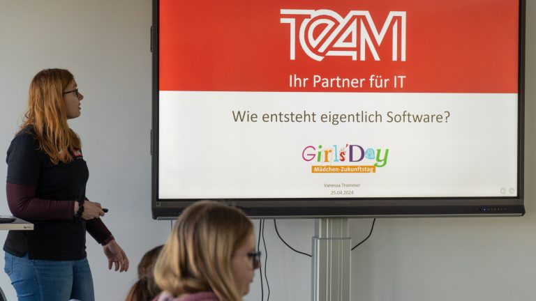 Ohne Software läuft gar nichts: Vanessa Trommer, Senior Consultant bei TEAM, bei ihrer Präsentation (Foto: Team GmbH)