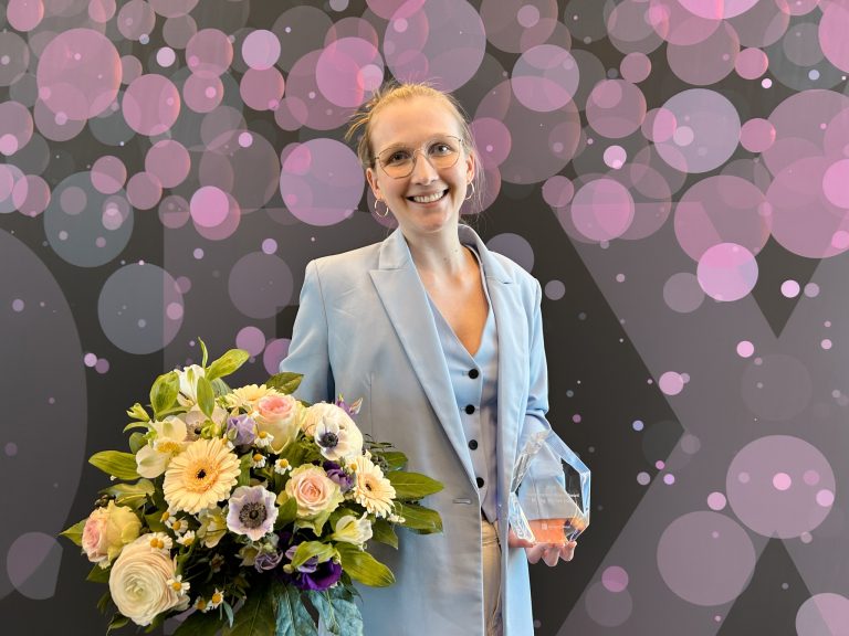 Ingenieurin Myriam Erath freut sich über den „Young Engineer Woman Award 2025“. (Foto: Hochschule Osnabrück)