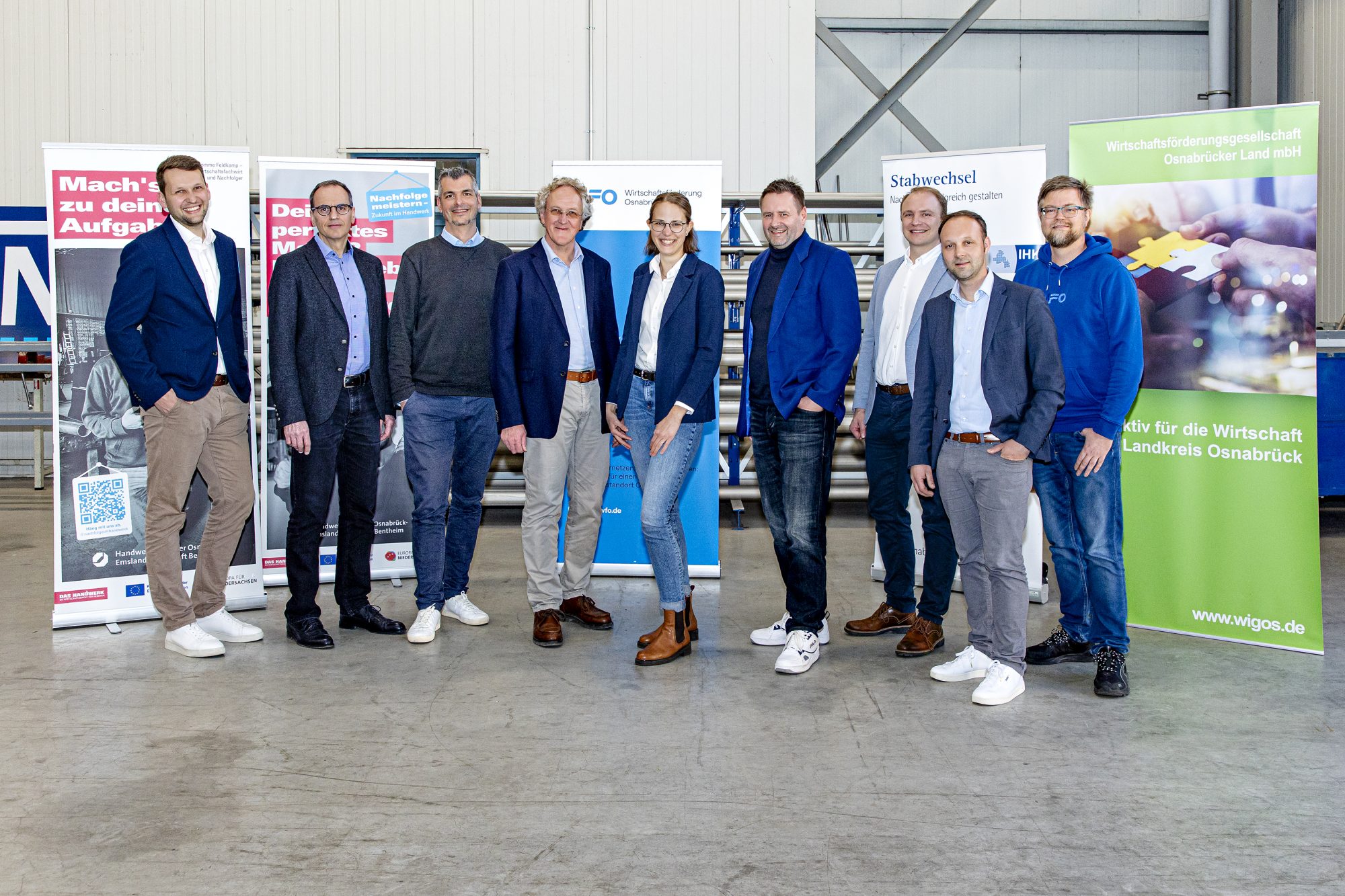 Freuten sich über das große Interesse (v.li.): Lennard Kauke, Prokurist bei PUR-PLAN, Enno Kähler (IHK), Dirk Lebeda (HWK), Andreas Sandmann (Geschäftsführer PURPLAN), Hanna Sandmann (Prokuristin PURPLAN), Axel Kolhosser (WIGOS-UnternehmensService), Hubert Winkler (KERN – Zukunft für Lebenswerke), Michael Retzki (Mittelständische Beteiligungsgesellschaft Niedersachsen MBG), Andreas Meiners (Fachkräfte & Unternehmensnachfolge WFO) (Foto: Miriam Loeskow-Bücker / WIGOS)
