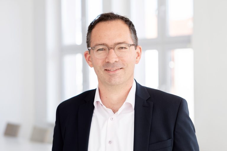 Prof. Dr. Claus Wilke ist seit Anfang April neuer Prorektor für Studium und Lehre an der Fachhochschule des Mittelstands. (Foto: Fachhochschule des Mittelstands)