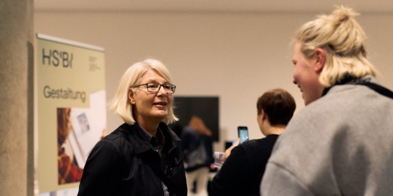 Foto von HSBI-Präsidentin Prof. Dr. Ingeborg Schramm-Wölk beim Tag der offenen Tür