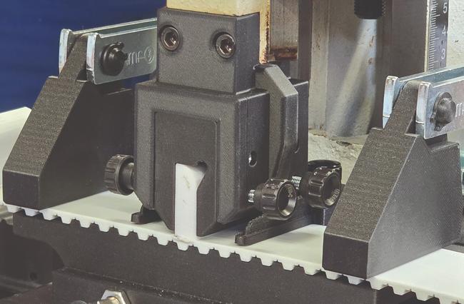 Individuelle Fertigung von Zahnriemen mit aufgeschweißten 3D-gedruckten Nocken (Foto: Anton Klocke Antriebstechnik GmbH )