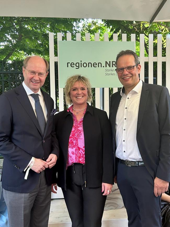 Freuen sich über die Kooperation mit der FAI NRW (von links): Landrat Dr. Olaf Gericke, Julia Roesler, Leiterin der Regionalagentur Münsterland, und Andreas Grotendorst, Vorstand des Münsterland e.V. (Foto: Münsterland e.V.)