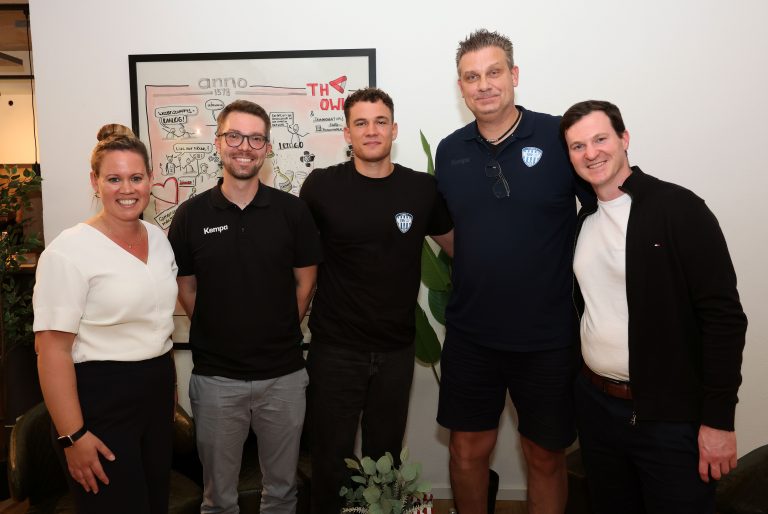 Bei der Montagsreihe des Instituts für Wissenschaftsdialog der TH OWL diskutierten Fachleute unter dem Titel „Zwei Welten – Ein Ziel: Wenn Wirtschaftspsychologie und Leistungssport aufeinandertreffen“, welche Rolle mentale Stärke im Spitzensport spielt und welche Parallelen sich zur Wirtschaft ziehen lassen.