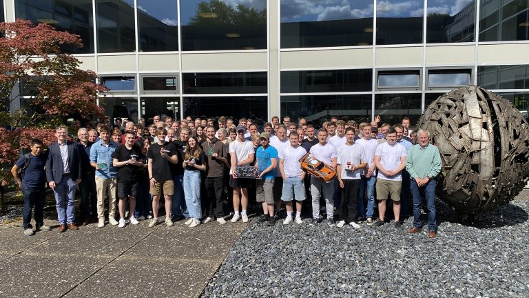 Auf der Projektmesse „Lösungen für die Welt von morgen“ der Hochschule Osnabrück präsentierten 14 studentische Teams der Fakultät Ingenieurwissenschaften und Informatik kreative, praxisnahe und nachhaltige Ideen für aktuelle Herausforderungen. (Hochschule Osnabrück)