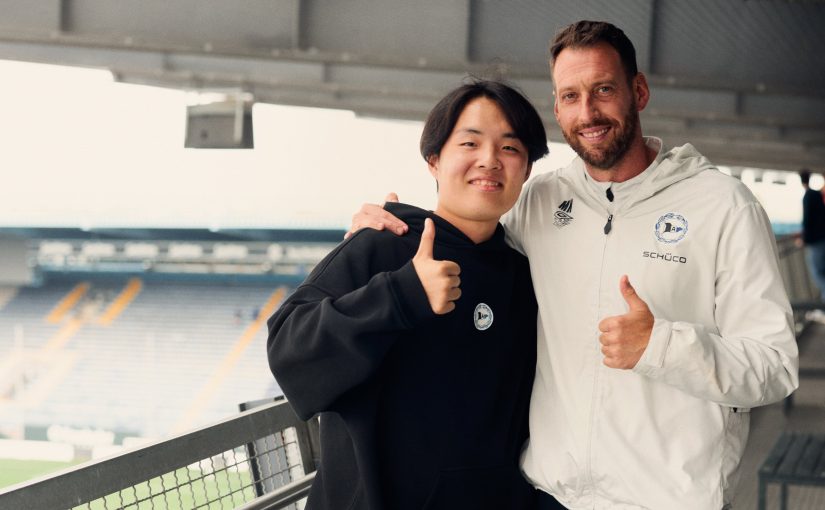 Der erste japanische Austauschstudent an der HSBI verbindet Wirtschaft und Fußball auf besondere Weise