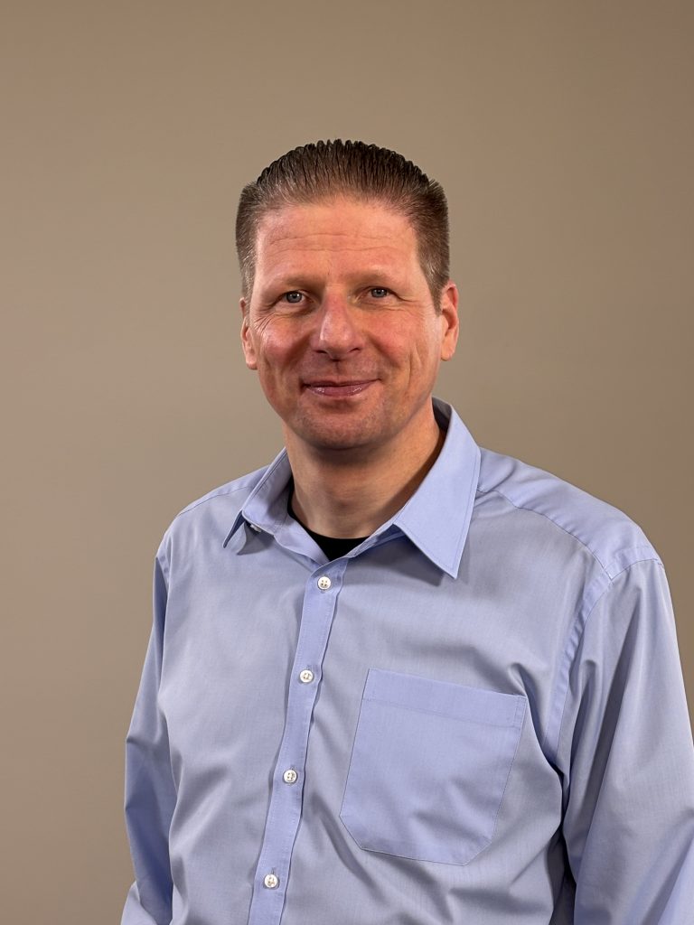 Porträt von Thomas Dahms anlässlich seines 25-jährigen Dienstjubiläums bei der HARTING Technologiegruppe