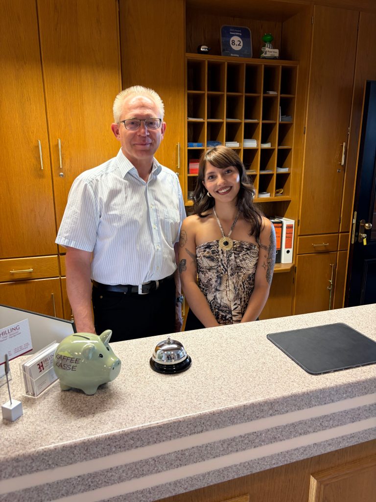 Juliana Valentina Franco Gerena und Peter Hilling in Papenburg