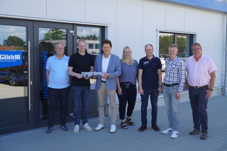 Geschäftsführer Bernhard und Johannes Gödde, Oberbürgermeister Dieter Krone, Sandra Barkmann, Bernd-Christian Gödde, Dietmar Lager und Martin Koopmann