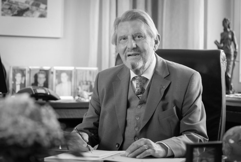 Paul Gauselmann ist am 21. August 2026, kurz vor Vollendung seines 92. Lebensjahres, verstorben.